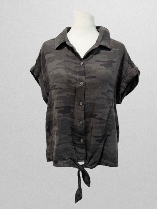 Sanctuary Camo Short Sleeve Button Up Tie Front Shirt