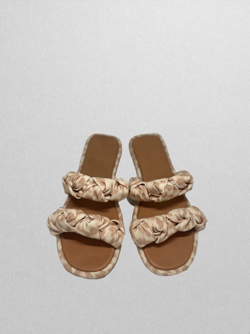 Universal Thread Cream/Beige Patterned Strap Sandal